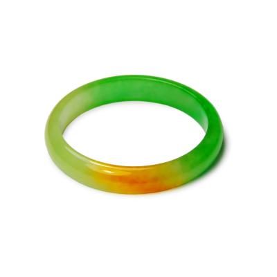 Jade bracelet avec la tache brune