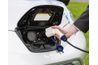 Aux prix actuels, le prix par unité d'énergie pour l'essence et électricité à la maison sont équivalentes. Toutefois, les voitures électriques sont plus efficaces.