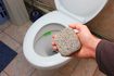 Comment nettoyer une salle de bains à la pierre ponce