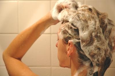 Rincer les cheveux.