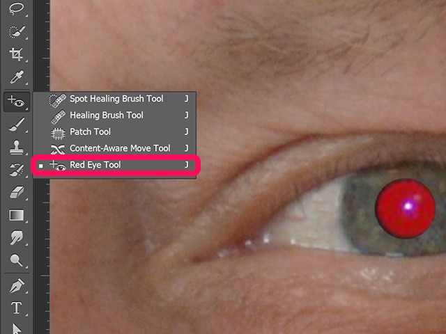 L'outil de Red Eye est groupé avec Healing Brush et brassage Outils.