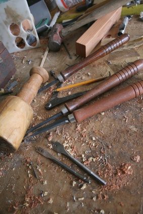 marques d'outils peuvent être trouvés sur des meubles anciens.