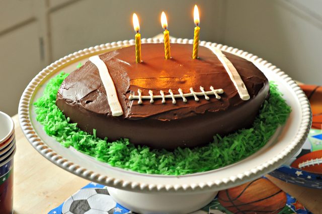 Comment faire un gâteau en forme de Football