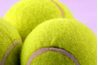 Les balles de tennis aider gonfler grandes couettes.