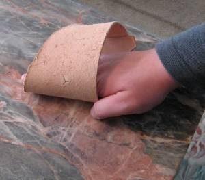 Comment remettre frotter une tache de cuir.