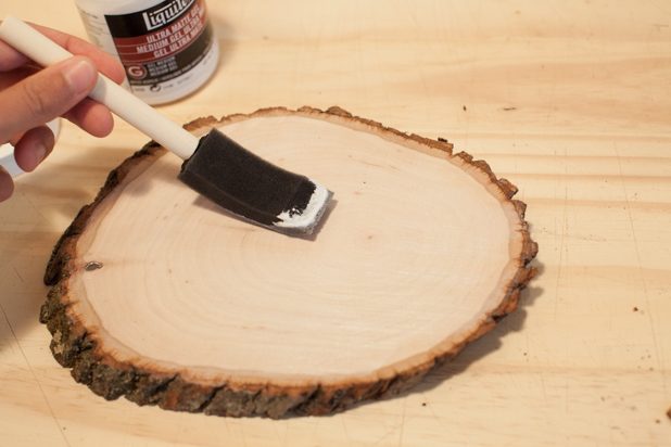 Appliquer le gel mat à votre surface de bois.