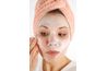 masques d'acné contiennent des ingrédients tels que le peroxyde de benzoyle, ce qui détruit les bactéries.