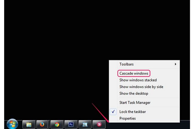L'option Cascade Windows après droite; cliquant sur la barre des tâches.