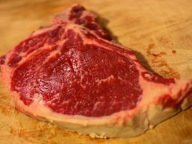Comment faire cuire un steak T-Bone sur le poêle
