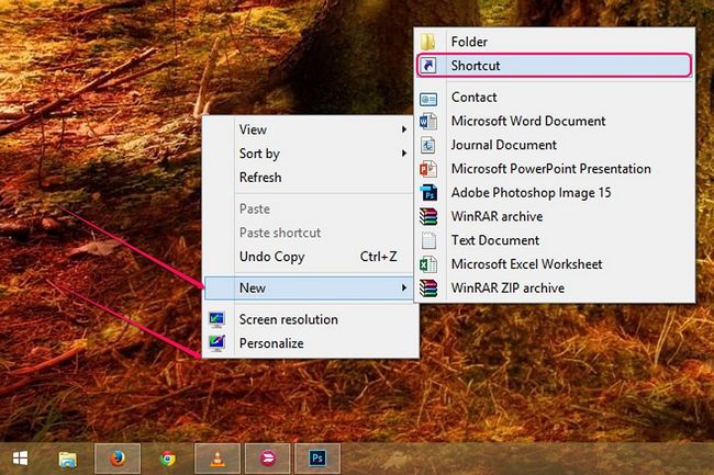 Vous pouvez appuyer sur Windows D pour réduire au minimum toutes les applications et afficher le bureau.