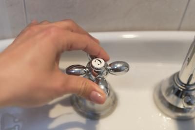 Cibler la source encore plus bas, si le sifflement provient d'un robinet particulier.