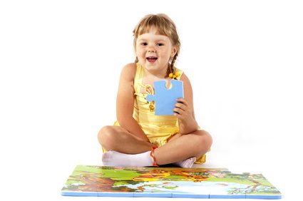 Puzzles de sol surdimensionnées favoriser un enfant d'âge préscolaire's reasoning abilities.
