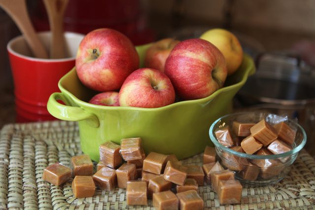 Comment faire fondre le caramel pour les pommes