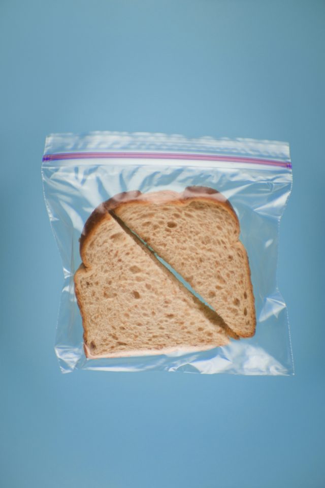 sandwich dans un sac en plastique