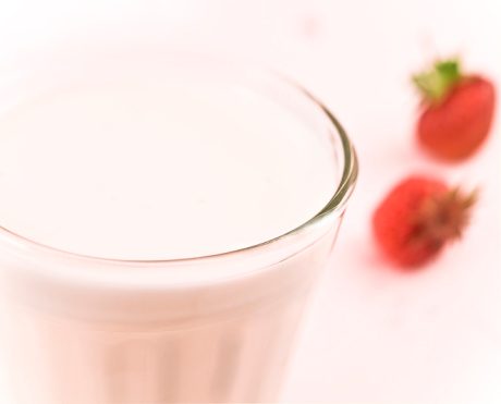 Le kéfir de lait est une boisson probiotique.