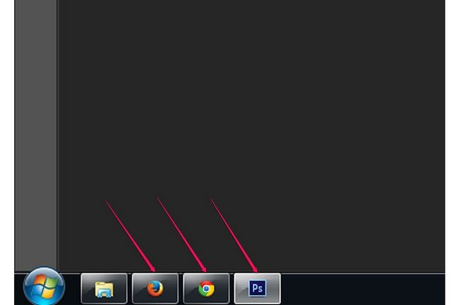 Les boutons de la barre des tâches qui maximisent différentes fenêtres.